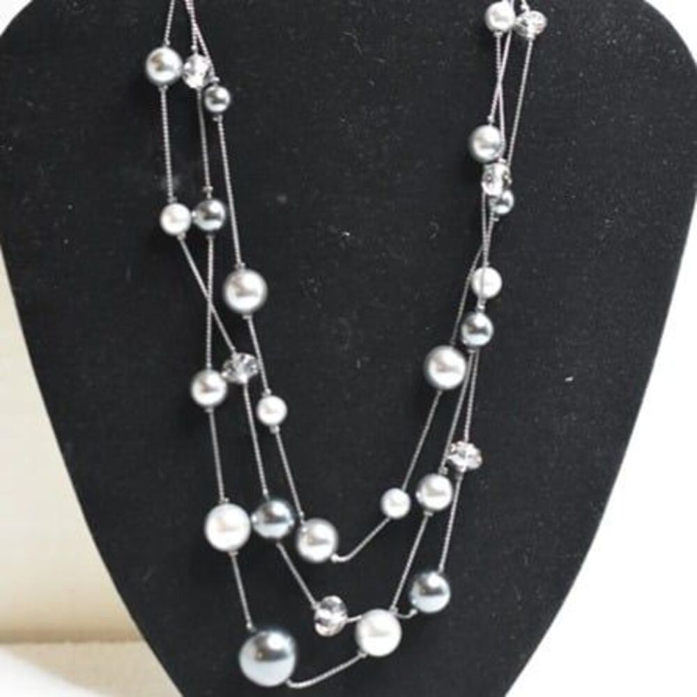 Vintage Triple Layer Floating Shades Of Gray Beaded Classic Like New Necklace